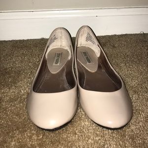 Steve Madden nude flats